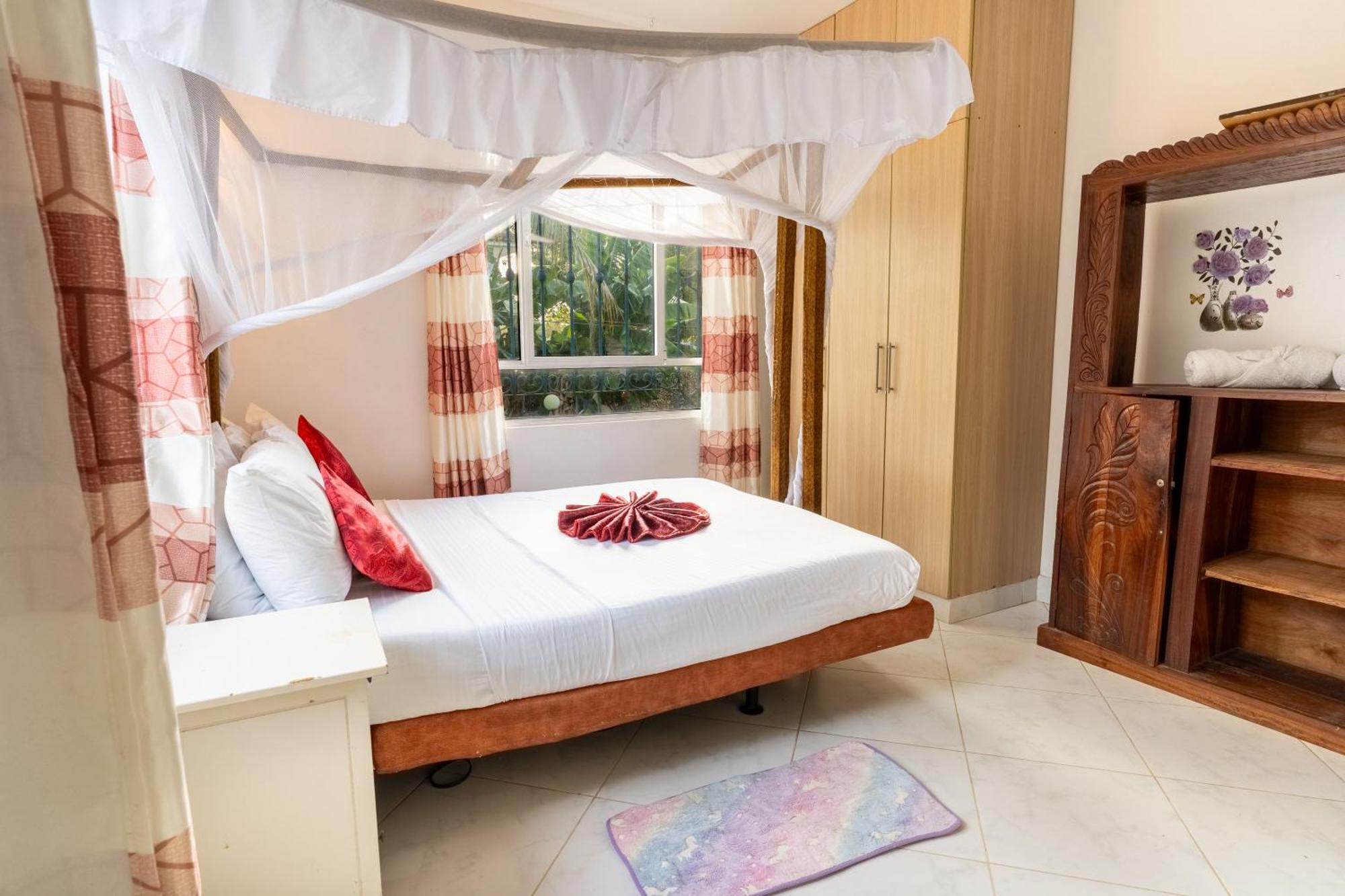 Queens Chateau Boutique Villa Diani Beach Exterior photo