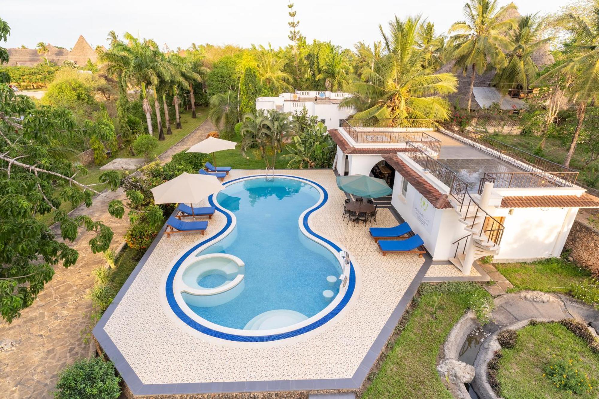 Queens Chateau Boutique Villa Diani Beach Exterior photo