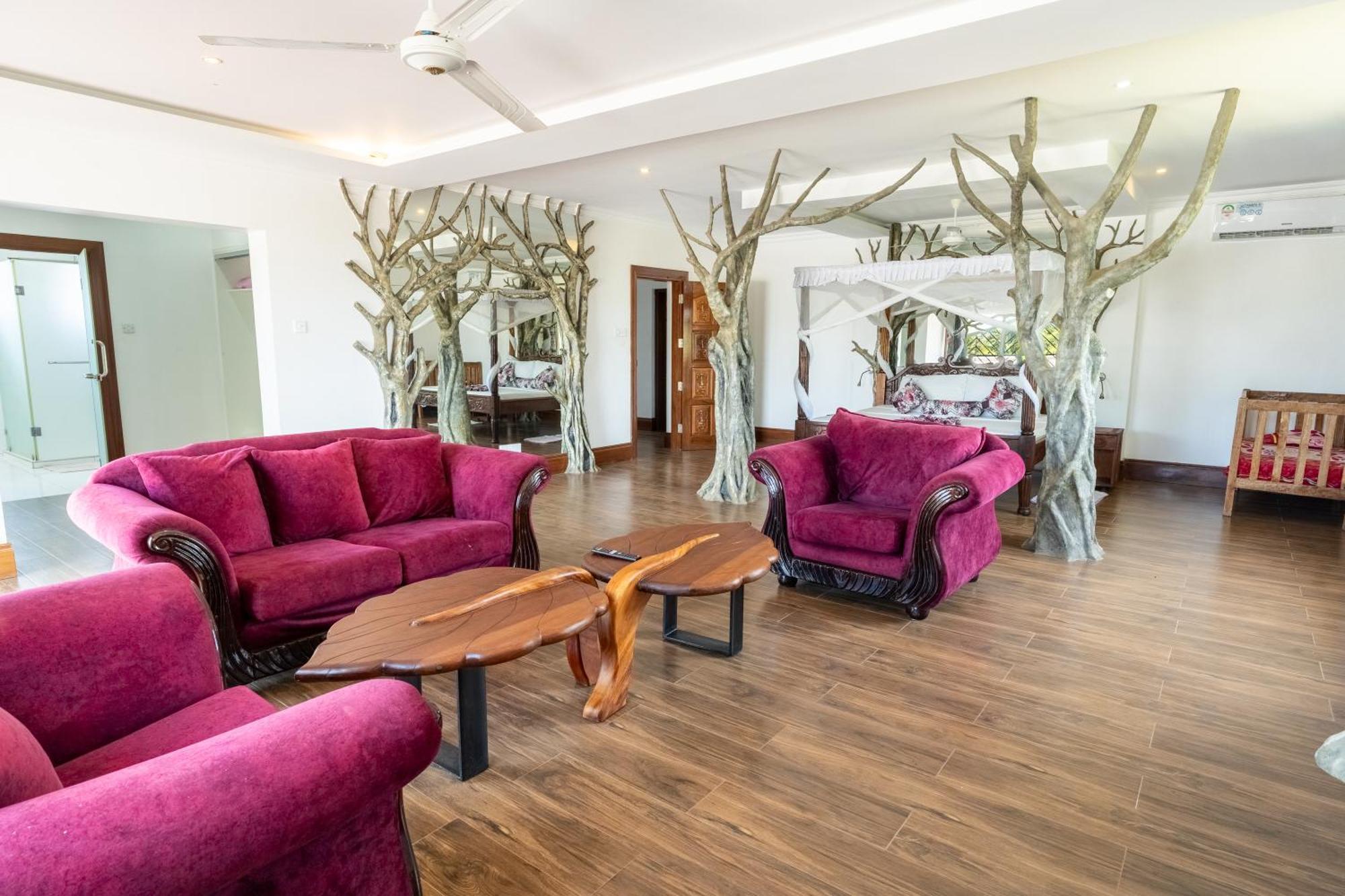 Queens Chateau Boutique Villa Diani Beach Exterior photo